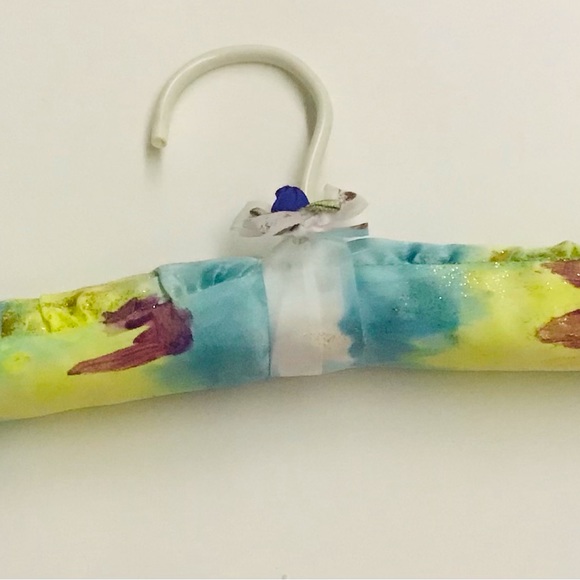 New Three Satin Hangers Hand Painted by Artist USA - Picture 2 of 16